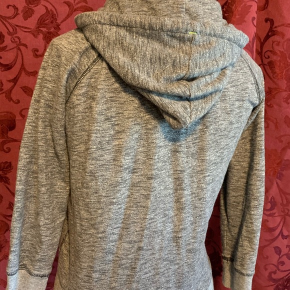 Active wear - Picture 1 of 4